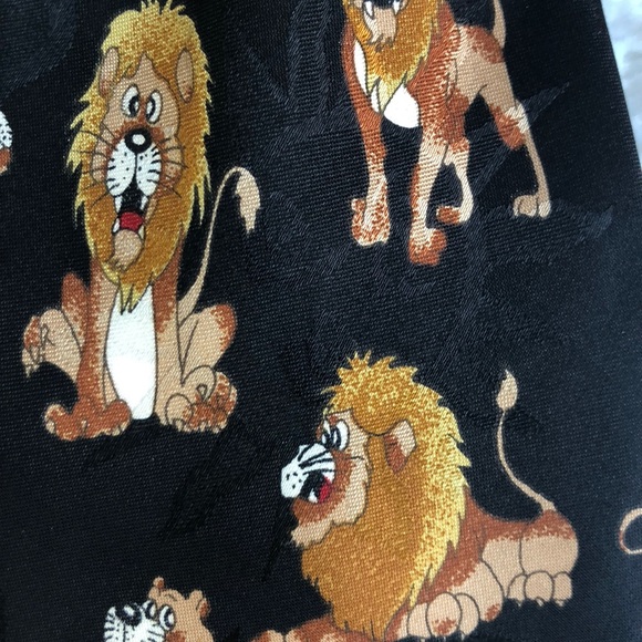 Renaissance Men’s Novelty Tie Lions Hand Made - Picture 3 of 5
